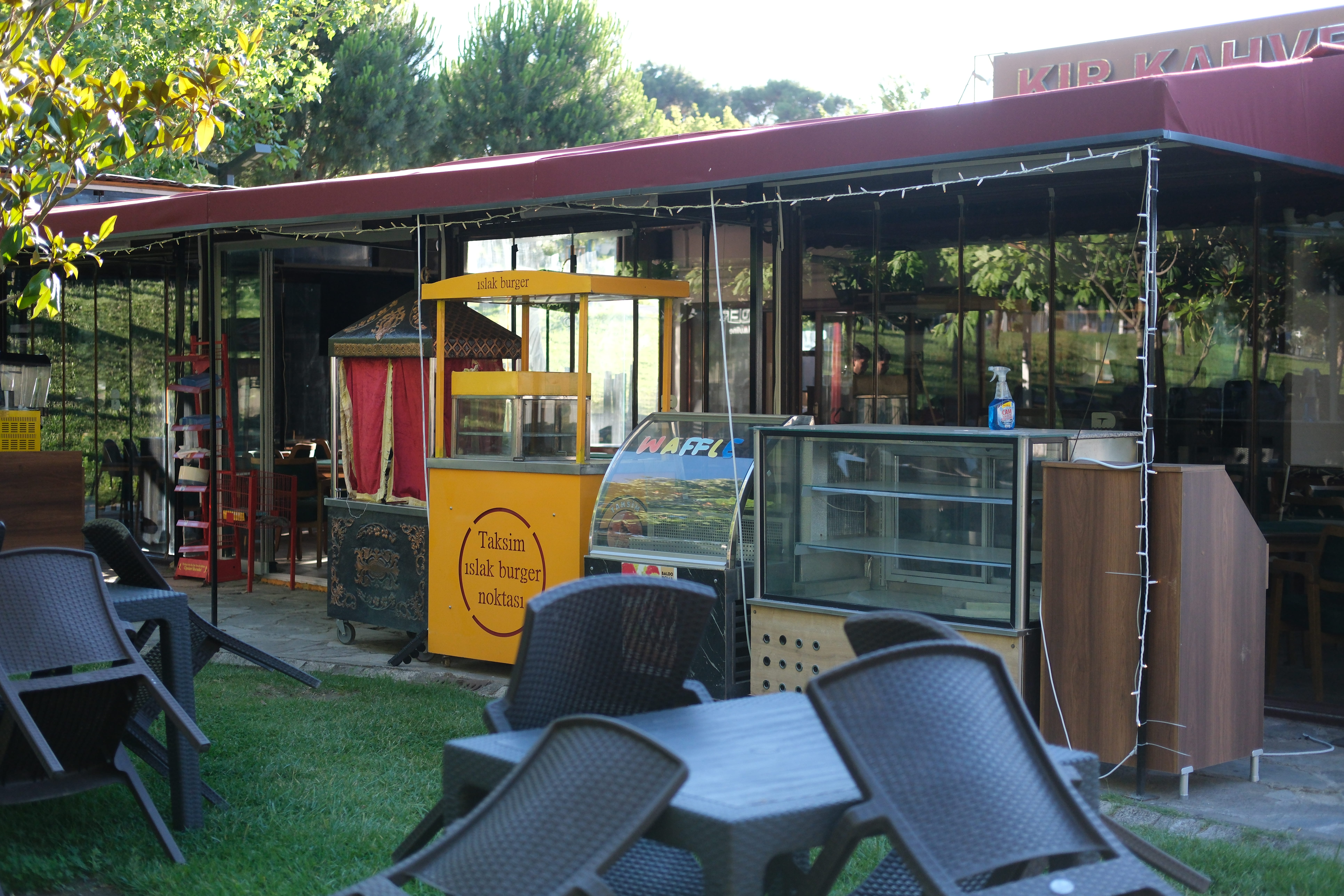 Asri Kafe dış mekan
